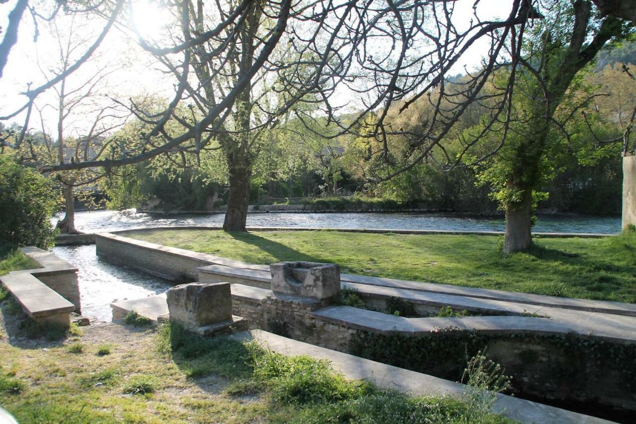 Au Bonheur De Lili Lägenhet Fontaine-de-Vaucluse Exteriör bild